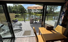 Cedar Boutique Lodge-Dog Fishing And Spa Access